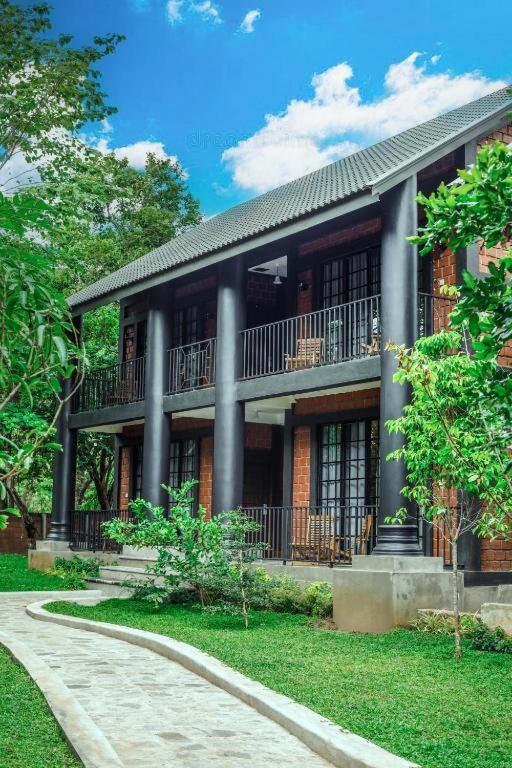 Covanro Sigiriya - Brand New Luxury Hotel Kültér fotó